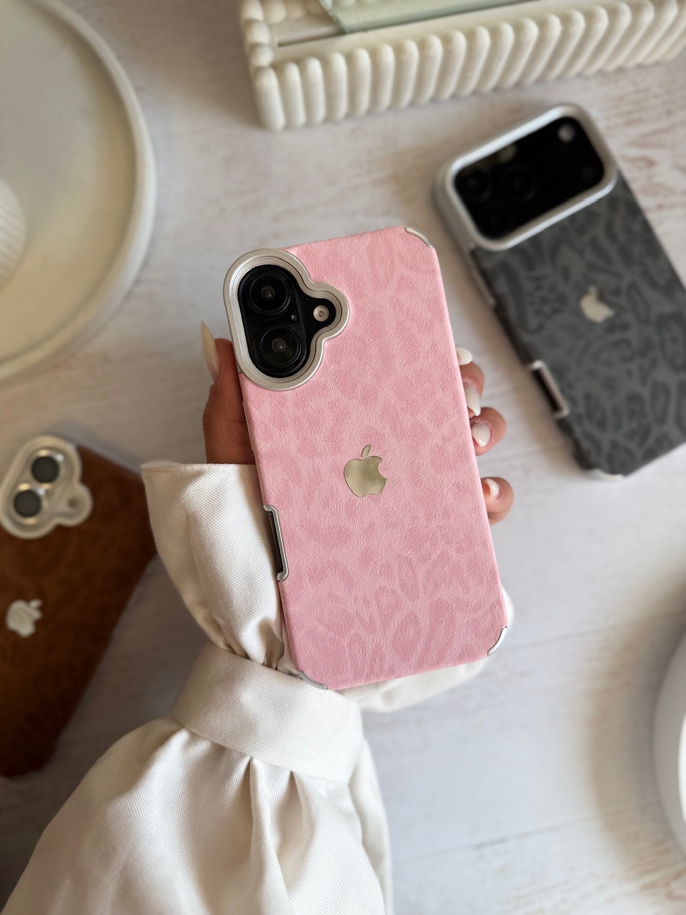 قاب Leopard Luxe